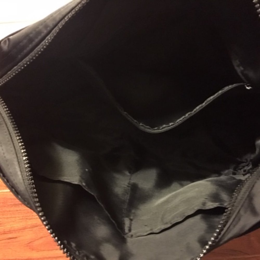 95% New Authentic Hello Kitty Handbag - Picture 5 of 6